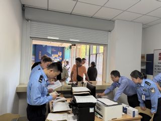 校警联动办实事&nbsp;户籍服务进校园...